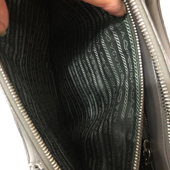 AUTHENTIC PRADA SAFFIANO - Picture 11 of 16